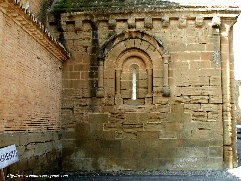 VENTANAL INJERTADO EN LA CAPILLA DEL PANTEON REAL. EN PRINCIPO FUE LA VENTANA DEL DEMOLIDO BSIDE NORTE